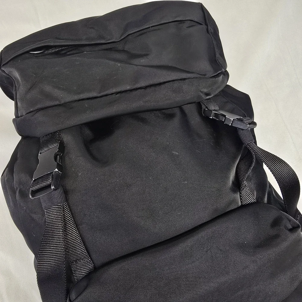 lululemon athletica small rip